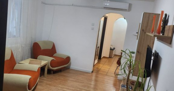 Vanzare apartament 3 camere.