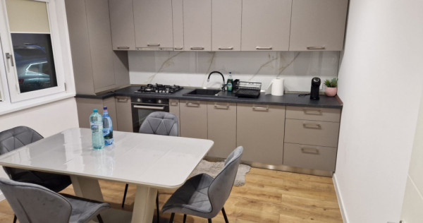 Apartament 3 camere, 110 mp, zona Cornitoiu