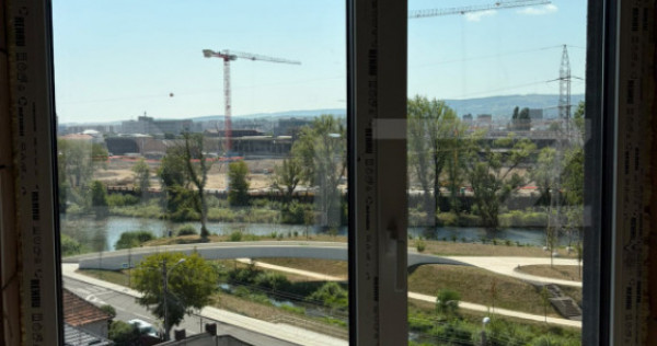 Apartament 4 camere, 126 mp, Terasa 63 mp, View Unic in spre