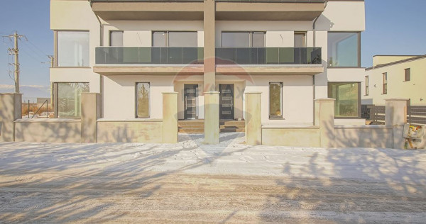 Duplex modern, cu panoramă fantastică asupra munților,...