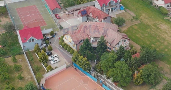 Casă / Vilă cu 16 camere de v&acirc;nzare Sanmartin/Stefan c...