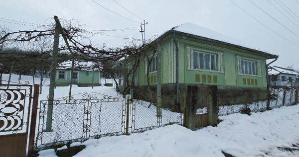 Casa cu Anexe, Gradina + 2Ha Terenuri Zalau, Salaj