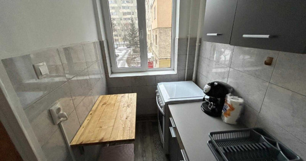 Garsoniera zona ASTRA,Str Soarelui,