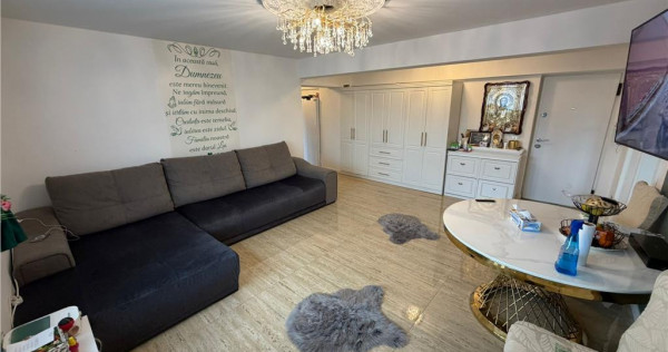 Apartament 3 camere, etaj 2 , ultracentral, renovat, incalzi