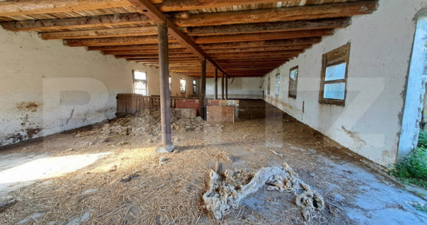 Teren intravilan de 18927 mp, Hala P+1 250 mp, Ocna Mures
