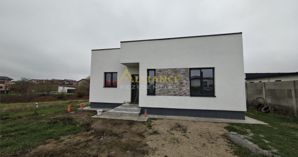 Casa individuala - 3 camere - 2 bai - 378 mp teren