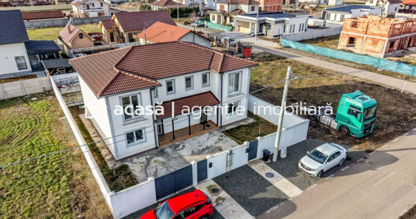 Doua case de vanzare la pret de una in Vladimirescu carti...