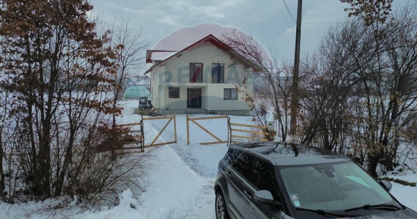 Casă nouă de v&acirc;nzare 220 mp 13 ari teren SATULUNG 15KM...