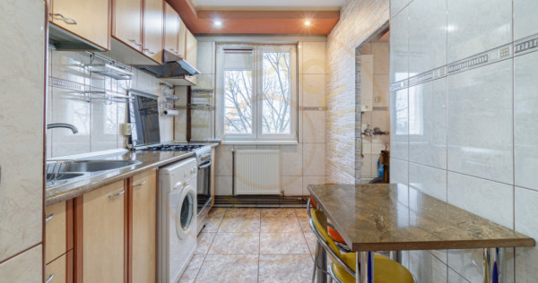 Apartament 3 camere decomandat centrala proprie