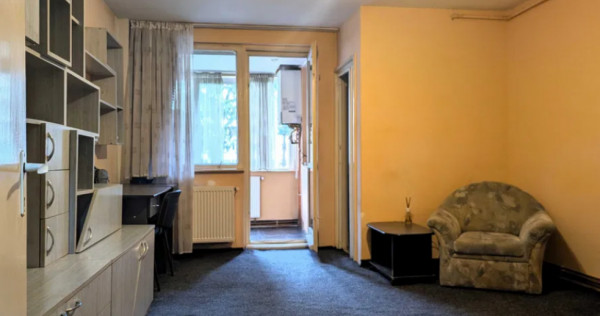 Garsoniera decomandata - zona Astra