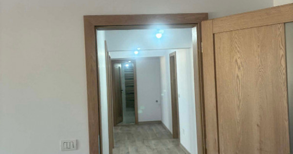 Apartament de 3 camere zona Calea Bucuresti