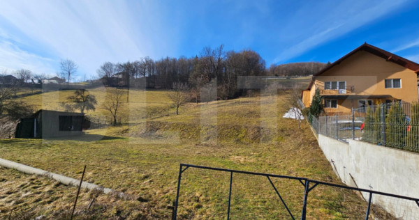 Teren intravilan de 1.867 mp &icirc;n C&acirc;mpeni