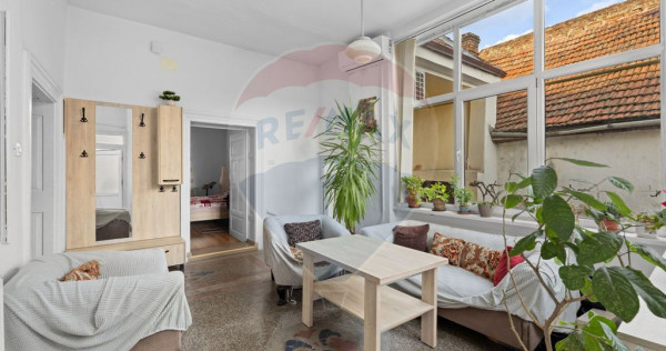 Casă cu 3 camere + teren 342 mp de v&acirc;nzare - zona Boul ...