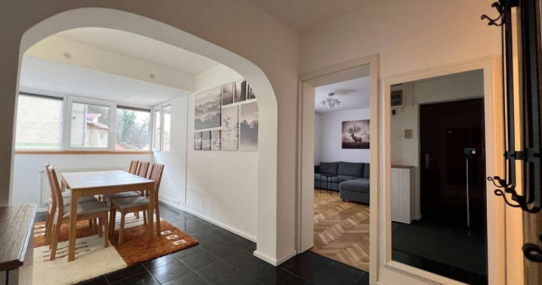 Centru Zona Verde, 3 Camere Bloc Tip Vila