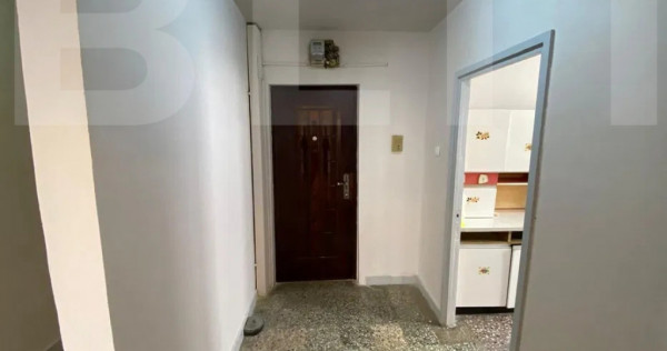 Vand Apartament 3 camere &ndash; zonă centrală, Strada Nicolae