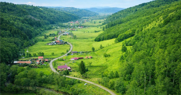 Teren la poalele padurii,Buzaiel,Vama Buzaului,DJ,constructi
