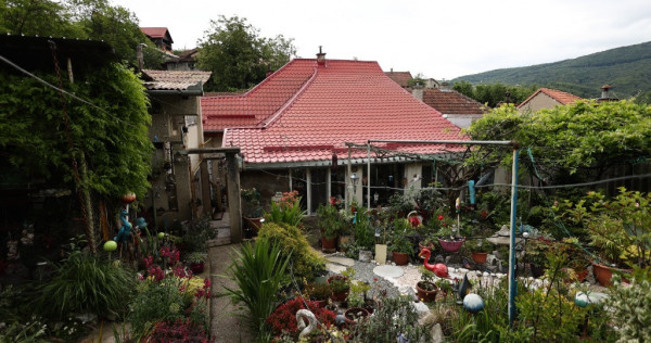 Casa de vanzare zona muncitoresc Resita, Caras-Severin