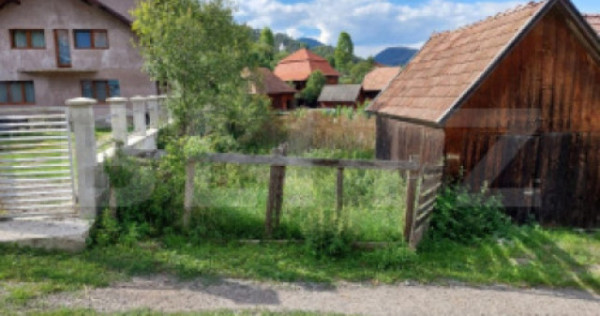 Teren (grădină) 420 mp cu garaj construit, Ocoliş