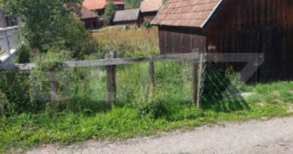 Teren 420 mp cu garaj construit, Ocolis