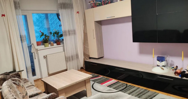 Apartament 4 camere, decomandat - zona Racadau