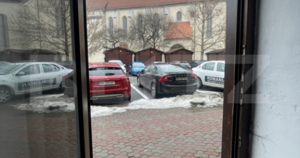 Spațiu comercial de vanzare, 56 mp, &icirc;n Piața Centrală ??