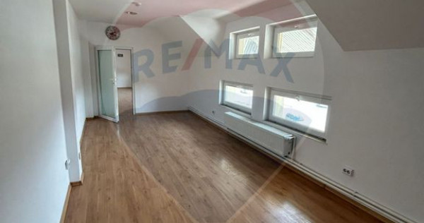 Spațiu comercial de 42.7mp de &icirc;nchiriat &icirc;n zona Burdujeni