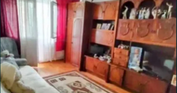 Apartament 3 camere, decomandat - zona Bartolomeu