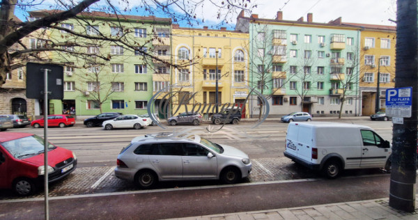 Apartament decomandat, zona Facultatii de Litere
