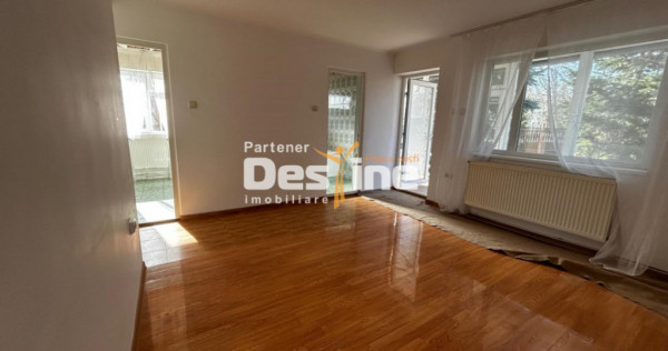 Casă de &icirc;nchiriat Copou 5CD 100MP parter+mansarda+curte