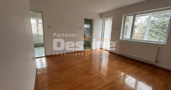 Casă de &icirc;nchiriat Copou 5CD 100MP parter+mansarda+curte