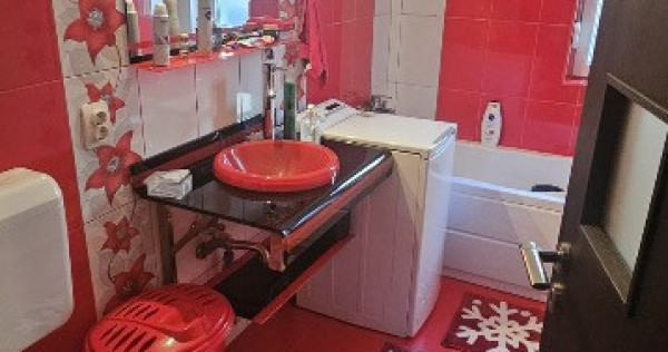 Proprietar, v&acirc;nd apartament cu 2 camere &icirc;n Giroc Vest