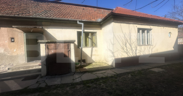 Casa de locuit, 252 mp cu 842 mp teren, zona Titulescu