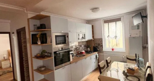 Apartament 2 camere, decomandat - zona Tractorul