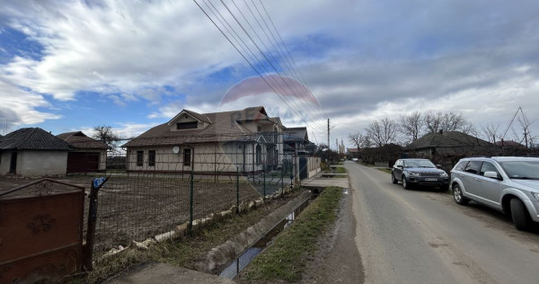 Constructie de caramida cu 3 camere de v&acirc;nzare in centru...