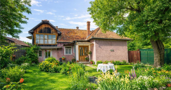 Casa traditionala, cu teren pretios de 534 mp, Targu Secuies