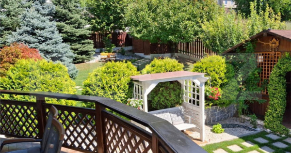 Casa 240 mp, teren 825 mp, zona Bucium