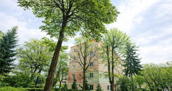 Cartierul Florilor, imobil renovabil, etaj intermediar, zona