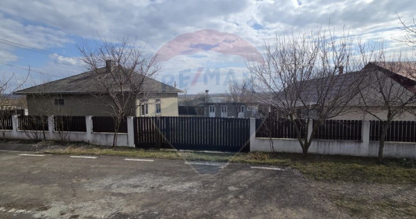 Casă / Vilă cu 4 camere de v&acirc;nzare