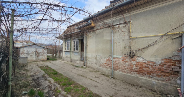 Casă de v&acirc;nzare &ndash; Aiud, la șoseaua principală