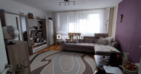 Apartament de v&acirc;nzare 2 camere, decomandat, mobilat