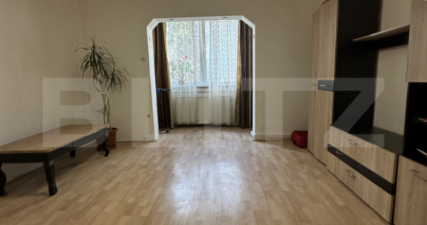 Apartament de vanzare, 55 mp, zona Dambu Pietros