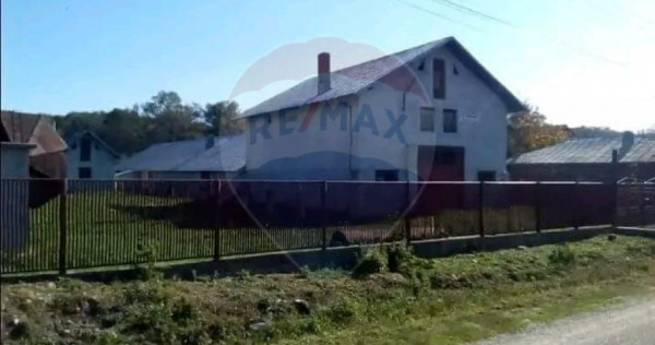 Teren intravilan si construcții &icirc;n comuna Dragodana, sa...