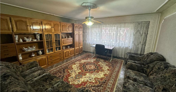 Apartament cu 3 camere de , str Petre Liciu, 73 mp ,etaj P/3