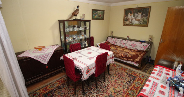 Titan - C&acirc;mpia LIbertății, 3 camere decomandat, etaj 1