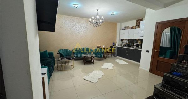 2 CASE LA PRET DE UNA