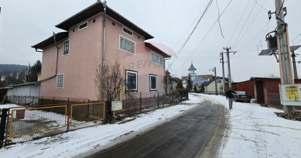Casă / Vilă de v&acirc;nzare &icirc;n Campulung Moldovenesc, Suceava