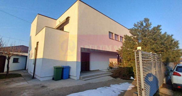 Săbăreni, vilă 210 mp utili, teren 508 mp, la 12 km de...