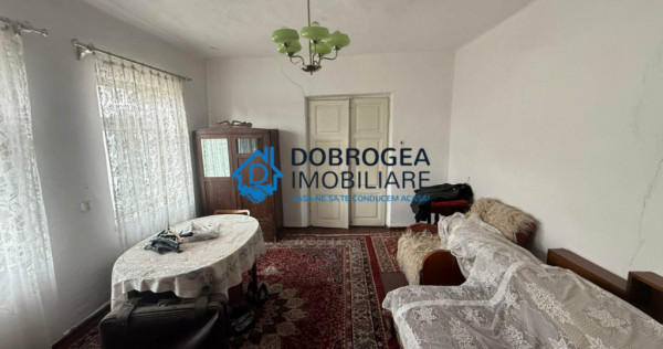 Zona centrala - Casa batraneasca, teren 690 mp