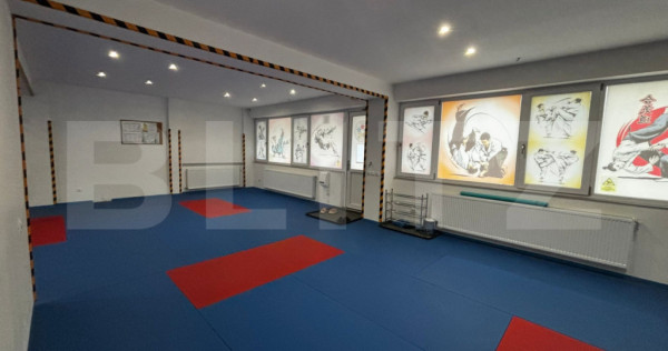 Spațiu comercial open space, demisol, 83 mpu, ideal fitness