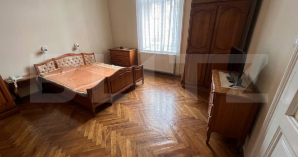 Apartament ultracentral, 2 camere, cu parcare&ndash; birou sau l